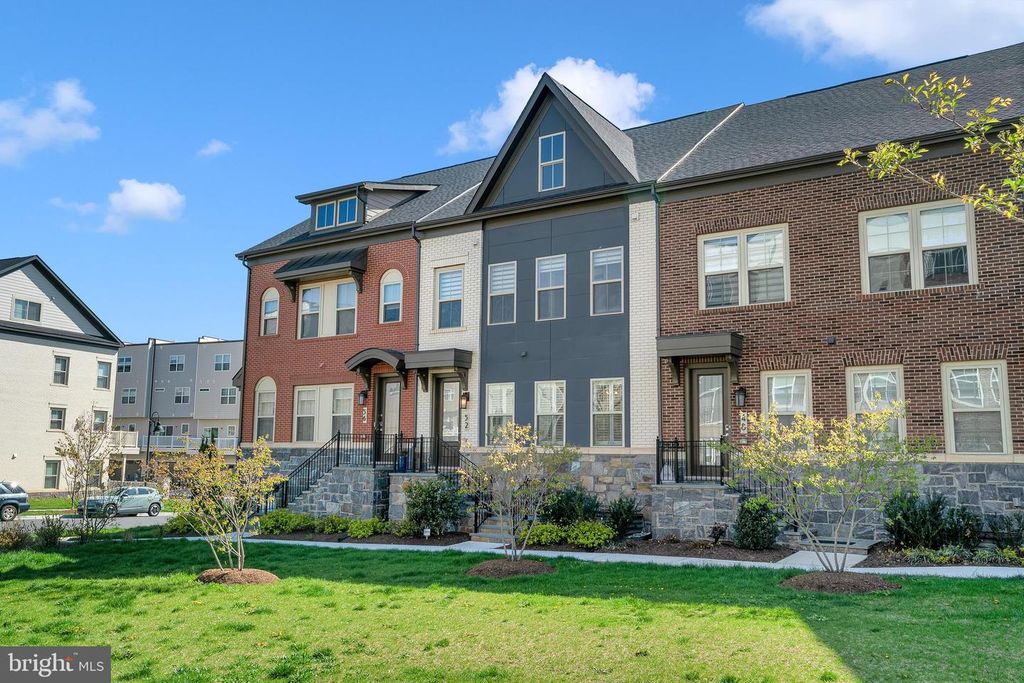 Image 3 of property listing at 52 BLEEKER PL, Gaithersburg, MD 20878