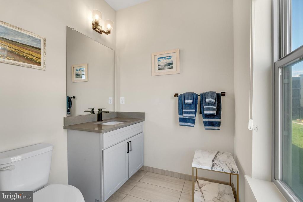 Image 32 of property listing at 52 BLEEKER PL, Gaithersburg, MD 20878