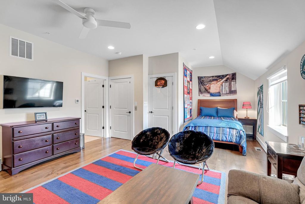 Image 34 of property listing at 52 BLEEKER PL, Gaithersburg, MD 20878