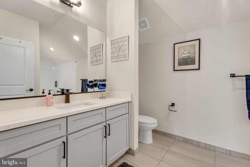 Image 36 of property listing at 52 BLEEKER PL, Gaithersburg, MD 20878