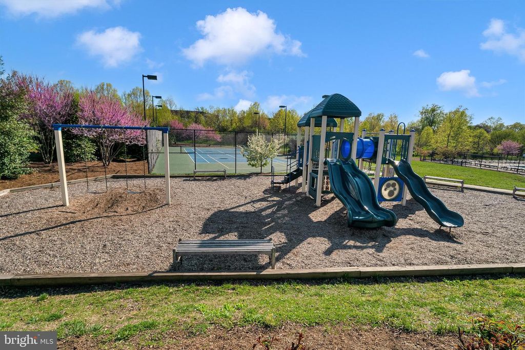 Image 49 of property listing at 52 BLEEKER PL, Gaithersburg, MD 20878