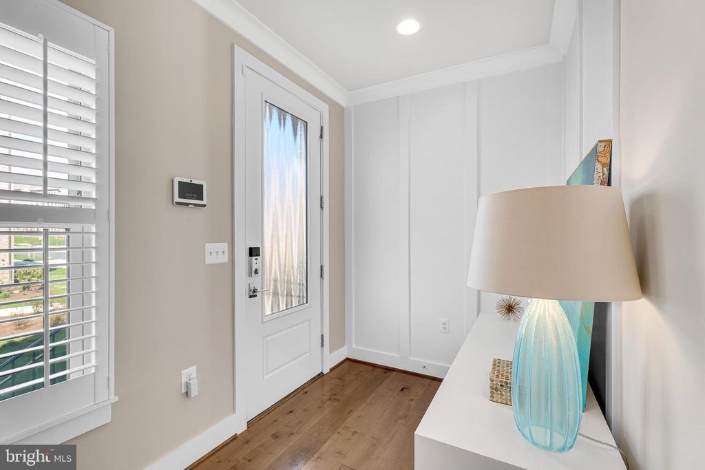 Image 6 of property listing at 52 BLEEKER PL, Gaithersburg, MD 20878