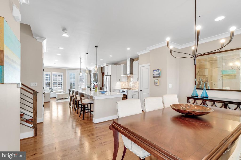 Image 7 of property listing at 52 BLEEKER PL, Gaithersburg, MD 20878