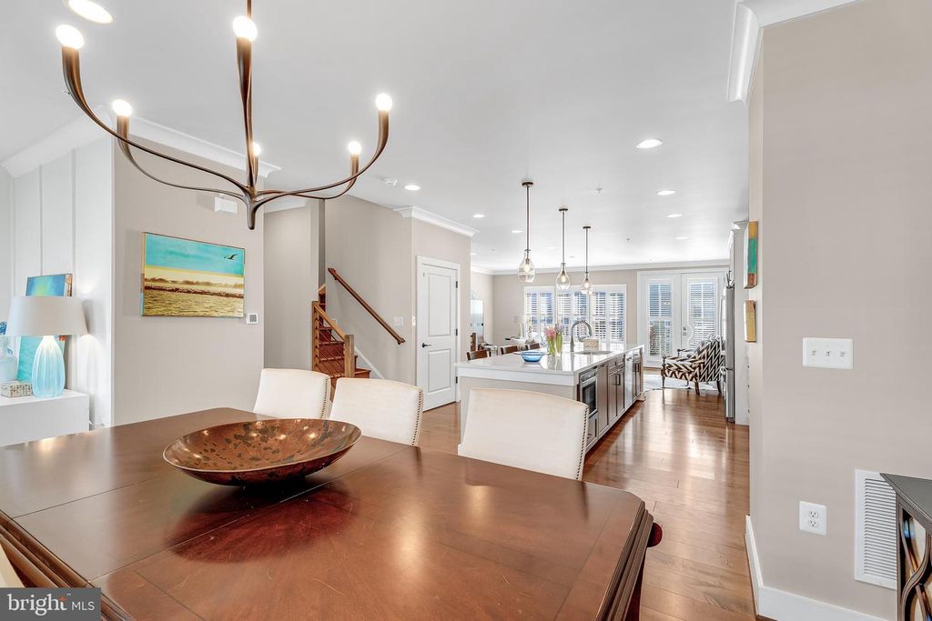 Image 8 of property listing at 52 BLEEKER PL, Gaithersburg, MD 20878