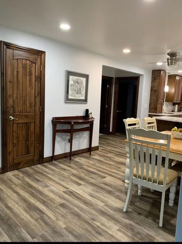 24461 Scenic Valley Drive, Cassville, MO 65625