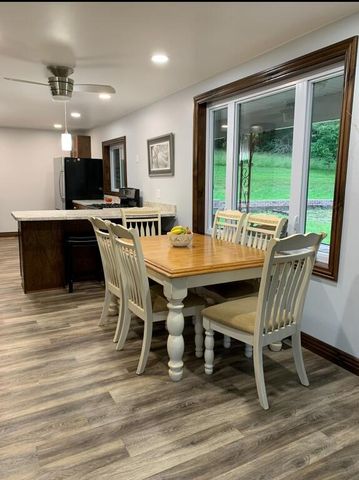 24461 Scenic Valley Drive, Cassville, MO 65625