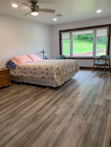 24461 Scenic Valley Drive, Cassville, MO 65625