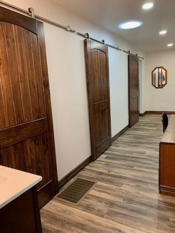 24461 Scenic Valley Drive, Cassville, MO 65625