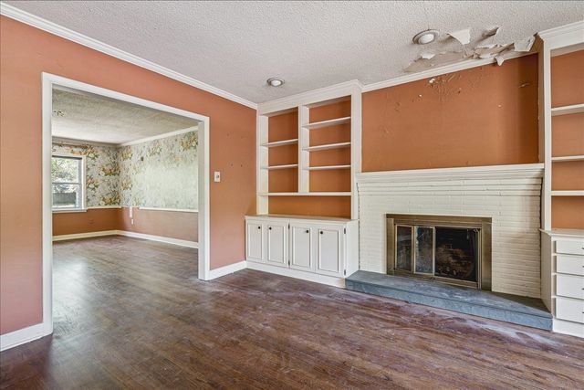 1329 E CRESTWOOD DR, Memphis, TN 38119