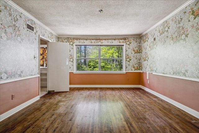 1329 E CRESTWOOD DR, Memphis, TN 38119