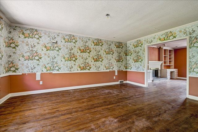 1329 E CRESTWOOD DR, Memphis, TN 38119