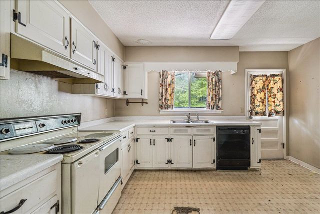 1329 E CRESTWOOD DR, Memphis, TN 38119