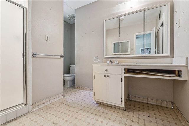 1329 E CRESTWOOD DR, Memphis, TN 38119