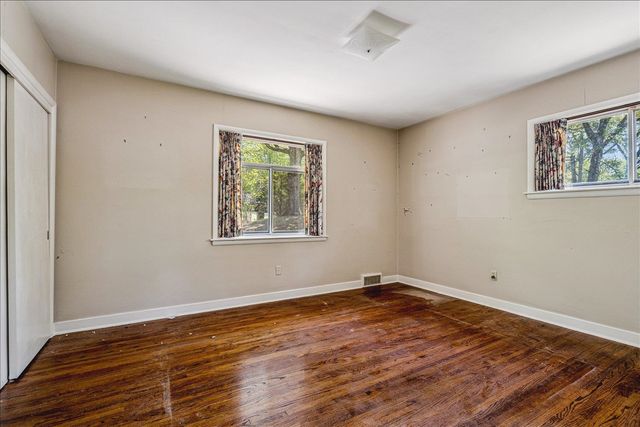 1329 E CRESTWOOD DR, Memphis, TN 38119