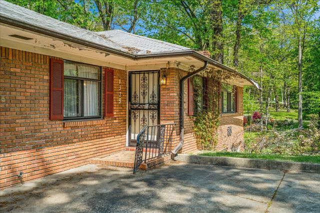 1329 E CRESTWOOD DR, Memphis, TN 38119