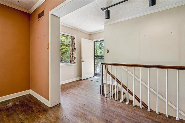 1329 E CRESTWOOD DR, Memphis, TN 38119