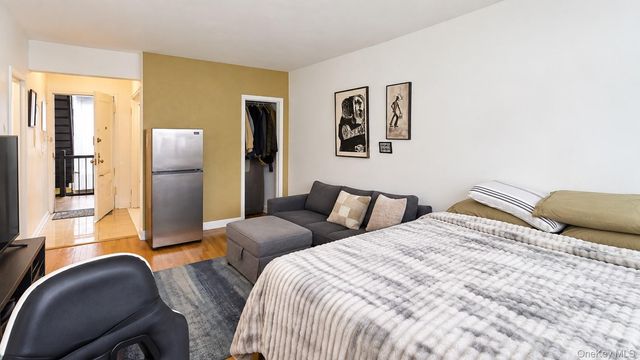 55A Ehrbar Avenue 4C, Mount Vernon, NY 10552