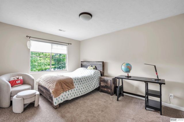 3903 S 192nd Avenue, Omaha, NE 68130