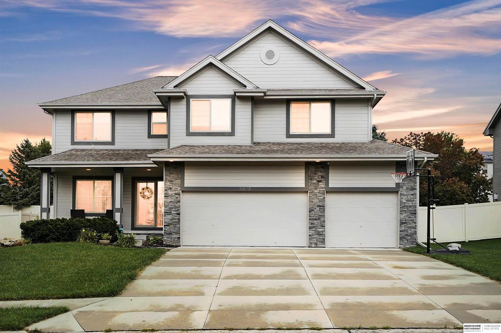 3903 S 192nd Avenue, Omaha, NE 68130