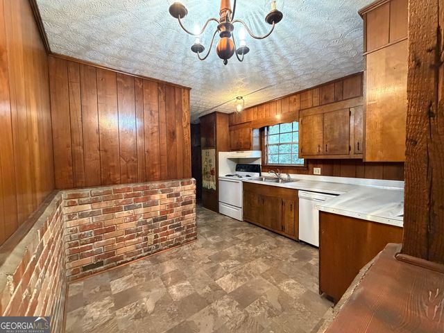 11 Parkwood Drive NE, Rome, GA 30161