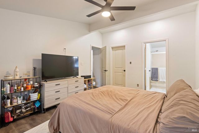 2305 Alta Vista Way, Lucerne, CA 95458