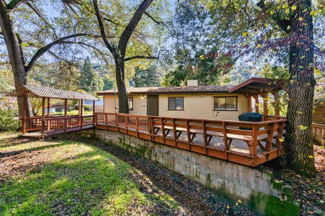 2305 Alta Vista Way, Lucerne, CA 95458