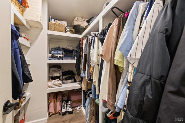 2305 Alta Vista Way, Lucerne, CA 95458