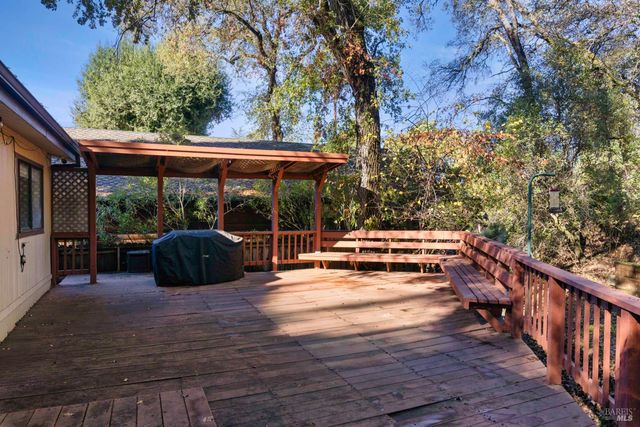 2305 Alta Vista Way, Lucerne, CA 95458