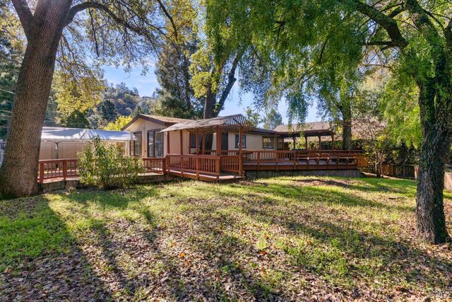 2305 Alta Vista Way, Lucerne, CA 95458