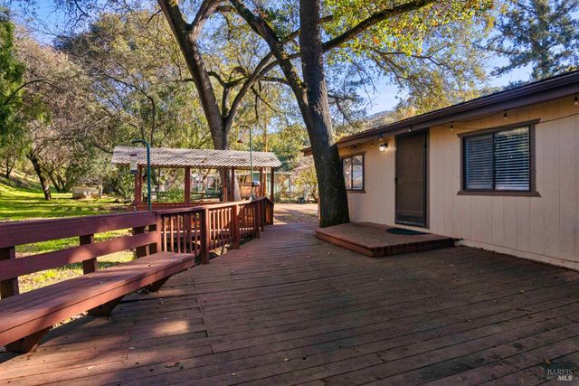 2305 Alta Vista Way, Lucerne, CA 95458