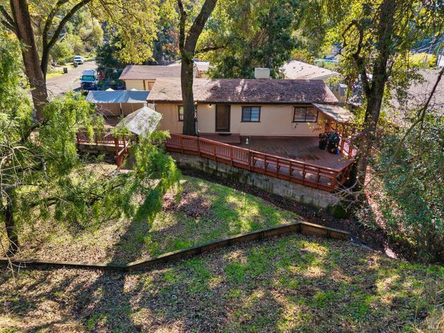 2305 Alta Vista Way, Lucerne, CA 95458