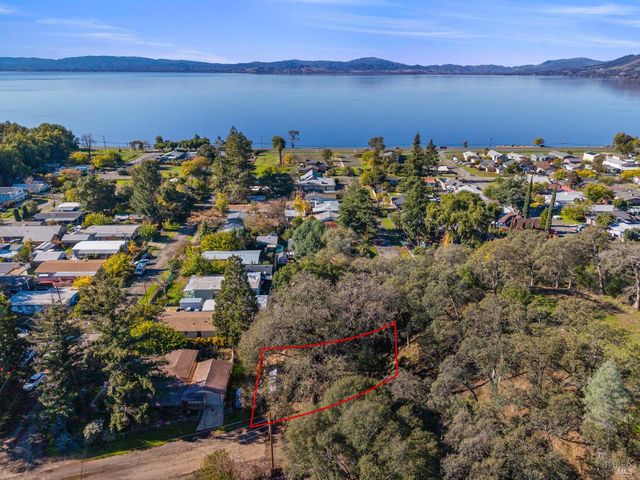 2305 Alta Vista Way, Lucerne, CA 95458