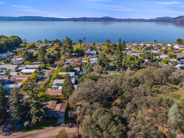 2305 Alta Vista Way, Lucerne, CA 95458