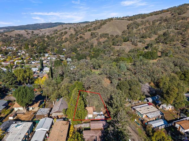 2305 Alta Vista Way, Lucerne, CA 95458