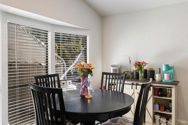 2305 Alta Vista Way, Lucerne, CA 95458