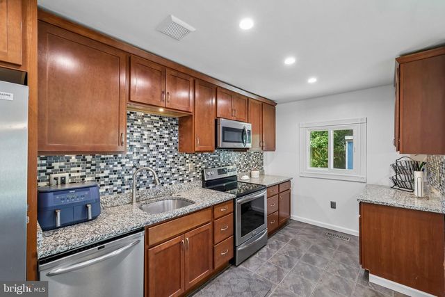 7983 NOLCREST RD, Glen Burnie, MD 21061