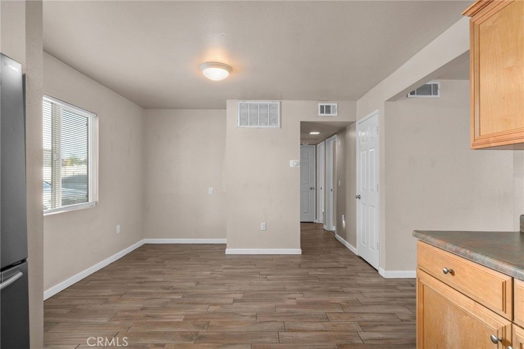 Image 11 of property listing at 2536 White Oak Place 5, Escondido, CA 92027