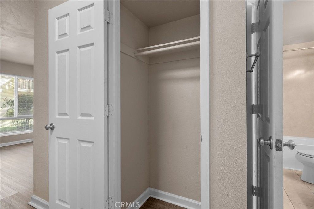 Image 16 of property listing at 2536 White Oak Place 5, Escondido, CA 92027