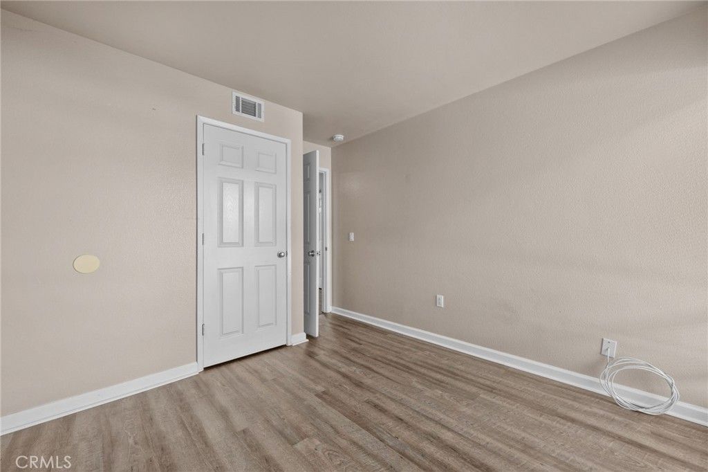 Image 17 of property listing at 2536 White Oak Place 5, Escondido, CA 92027