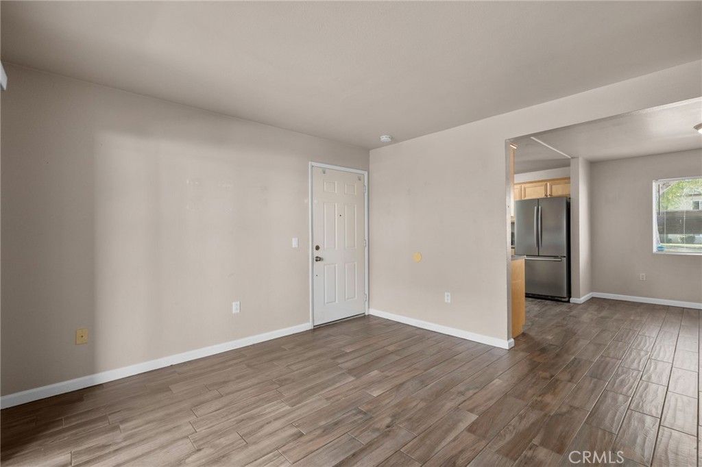 Image 6 of property listing at 2536 White Oak Place 5, Escondido, CA 92027