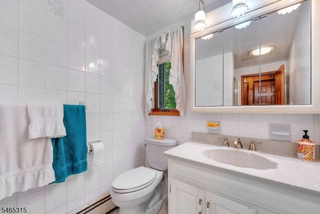 2207 Lakeside Dr W, Vernon Twp., NJ 07422