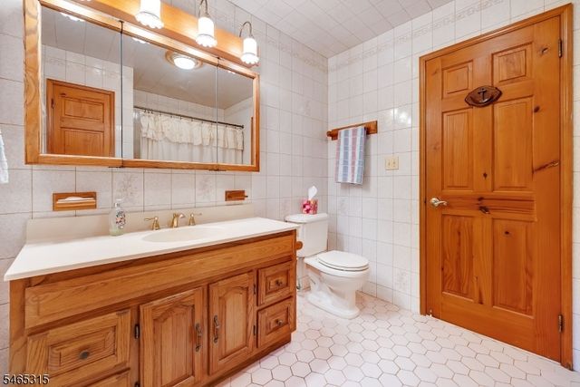 2207 Lakeside Dr W, Vernon Twp., NJ 07422