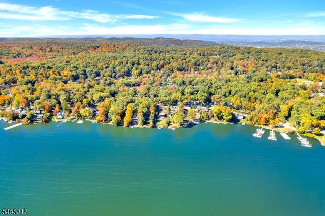 2207 Lakeside Dr W, Vernon Twp., NJ 07422