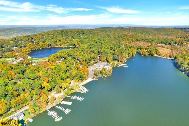 2207 Lakeside Dr W, Vernon Twp., NJ 07422