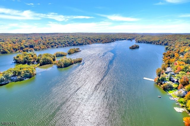 2207 Lakeside Dr W, Vernon Twp., NJ 07422