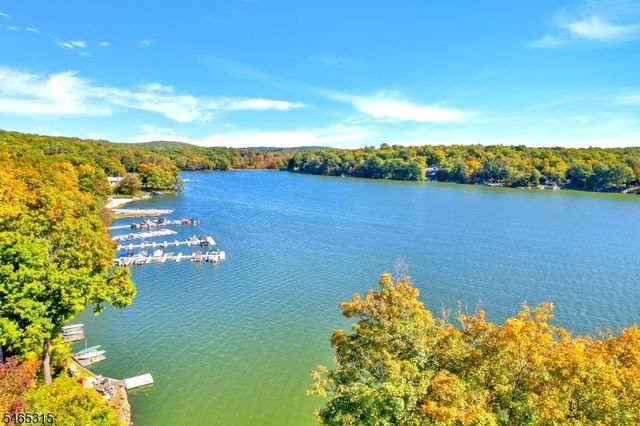 2207 Lakeside Dr W, Vernon Twp., NJ 07422