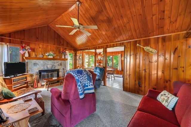 2207 Lakeside Dr W, Vernon Twp., NJ 07422