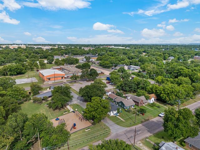 911 N Branch Street, Sherman, TX 75090