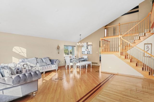 1514 Spring Oaks Drive, Joliet, IL 60431