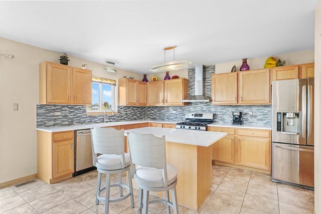 1514 Spring Oaks Drive, Joliet, IL 60431